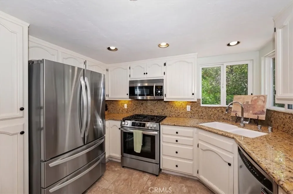 334 Highland Drive Lake Arrowhead, CA 92352