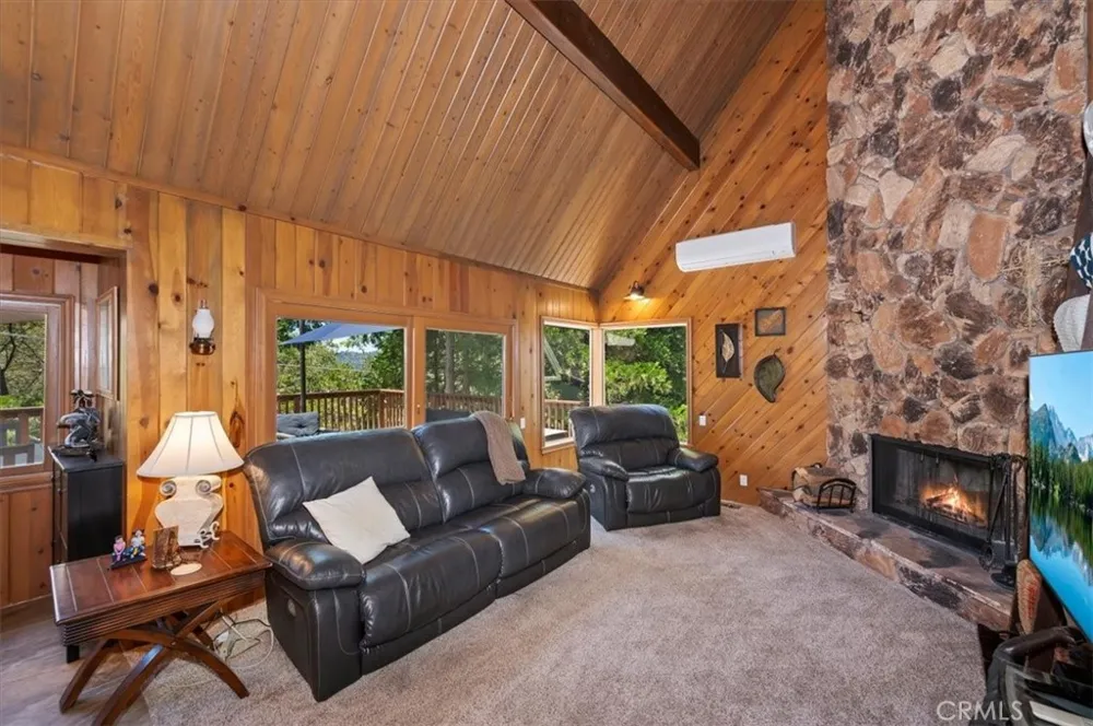 334 Highland Drive Lake Arrowhead, CA 92352