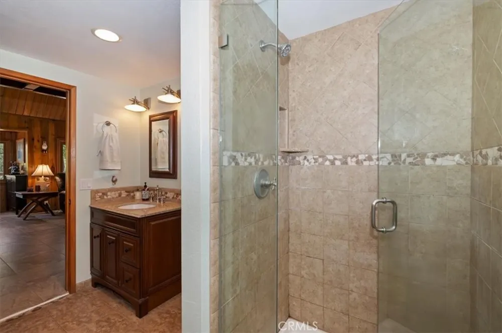 334 Highland Drive Lake Arrowhead, CA 92352