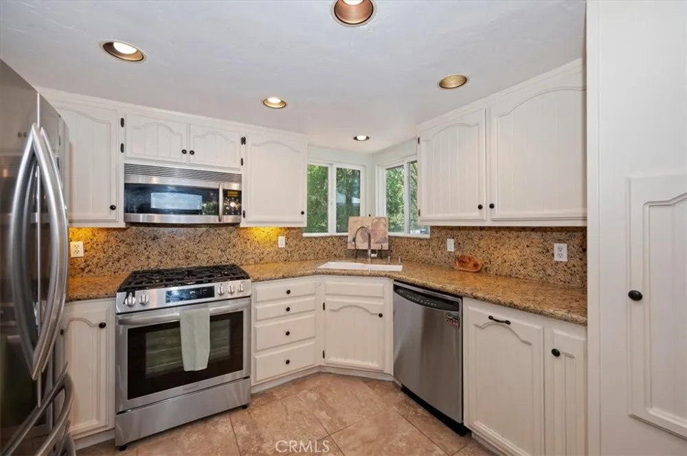 334 Highland Drive Lake Arrowhead, CA 92352