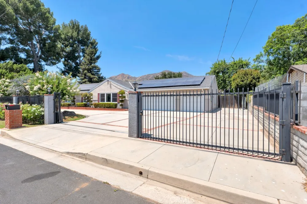 13600 Norris Avenue Sylmar, CA 91342