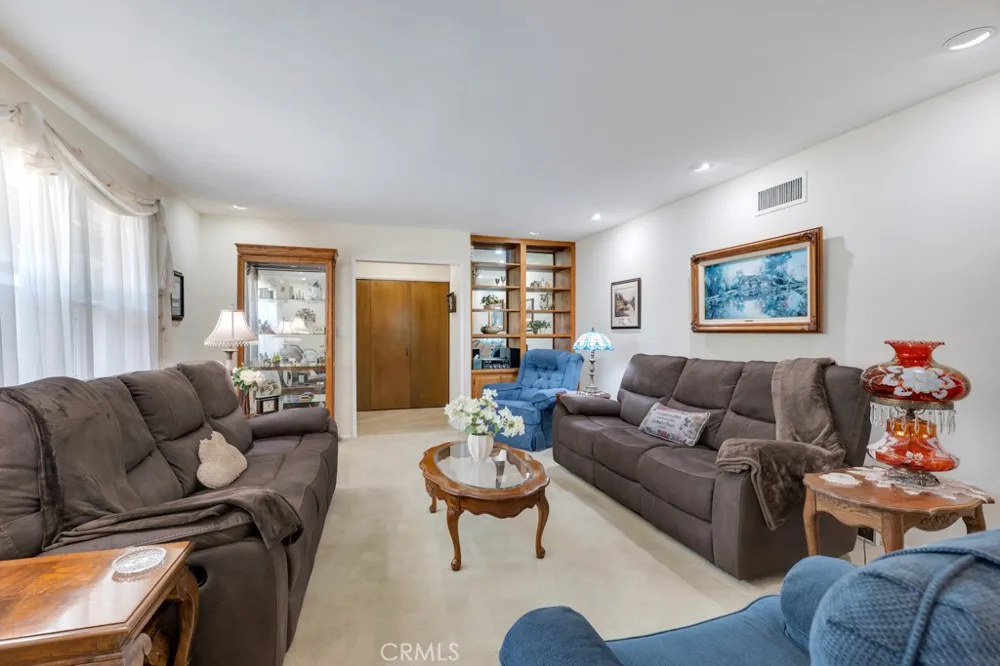 13600 Norris Avenue Sylmar, CA 91342