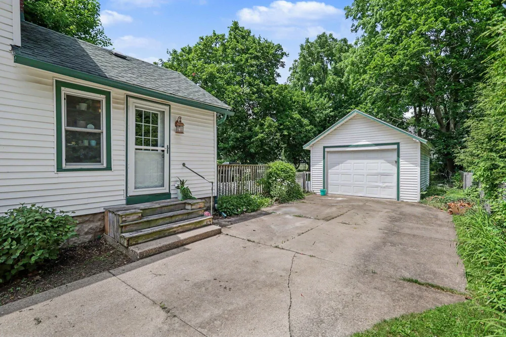 620 W Mansion Street Marshall, MI 49068
