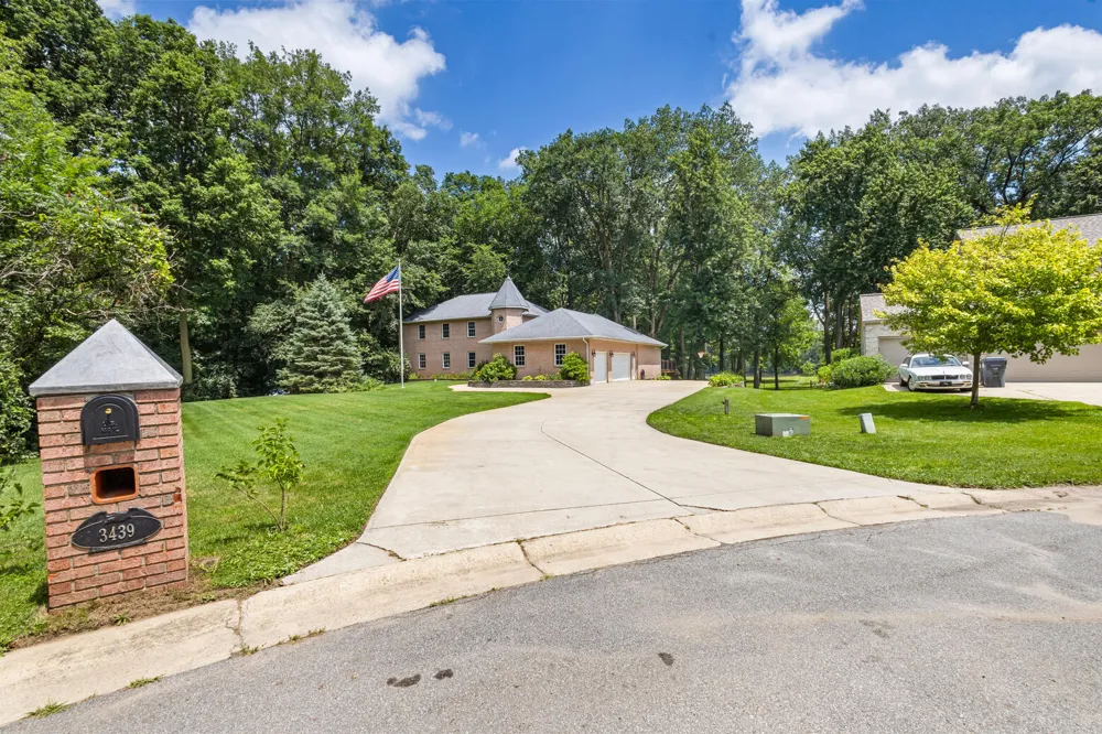 3439 Michael Lane Royalton Township, MI 49085