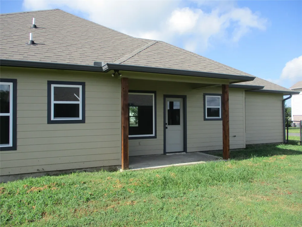 117 Mill Street Emory, TX 75440