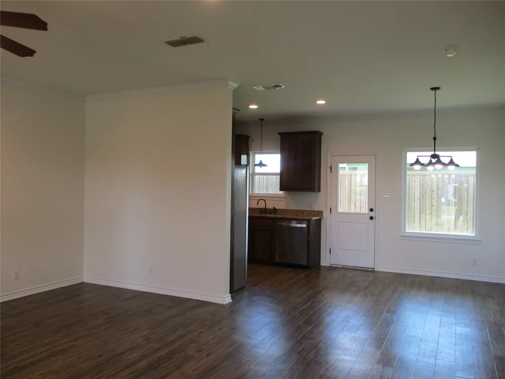 117 Mill Street Emory, TX 75440
