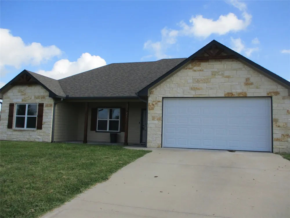 117 Mill Street Emory, TX 75440