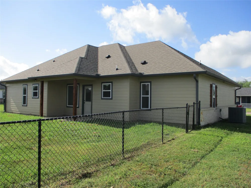 117 Mill Street Emory, TX 75440