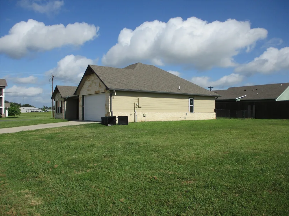 117 Mill Street Emory, TX 75440