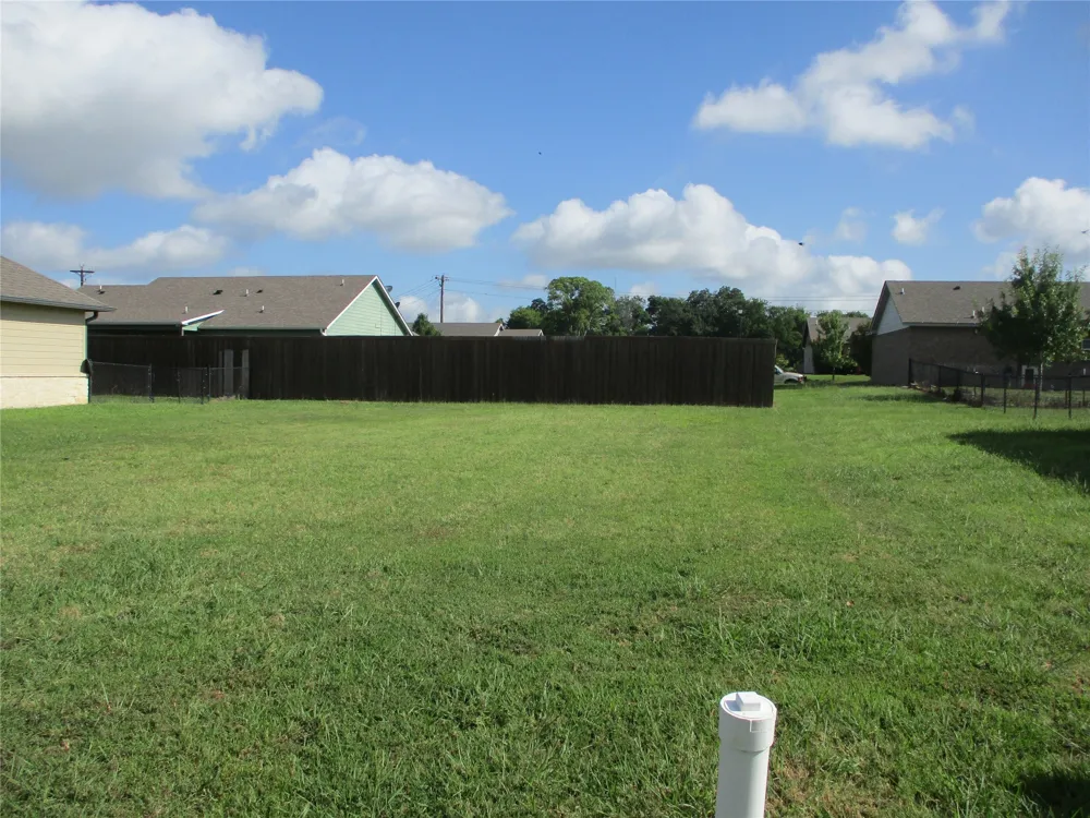 117 Mill Street Emory, TX 75440