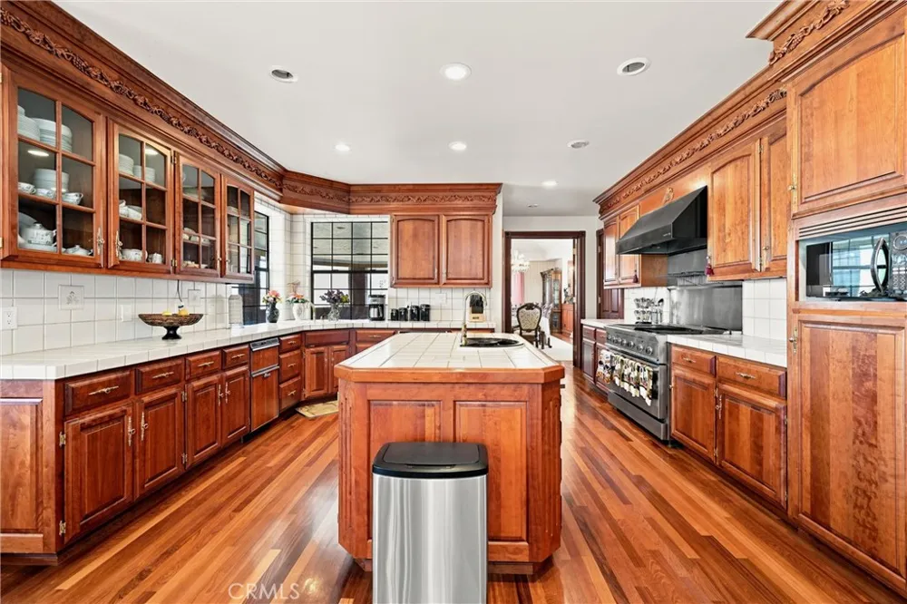 2511 State Highway 53 Clearlake, CA 95422