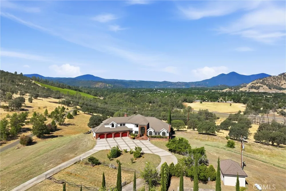 2511 State Highway 53 Clearlake, CA 95422