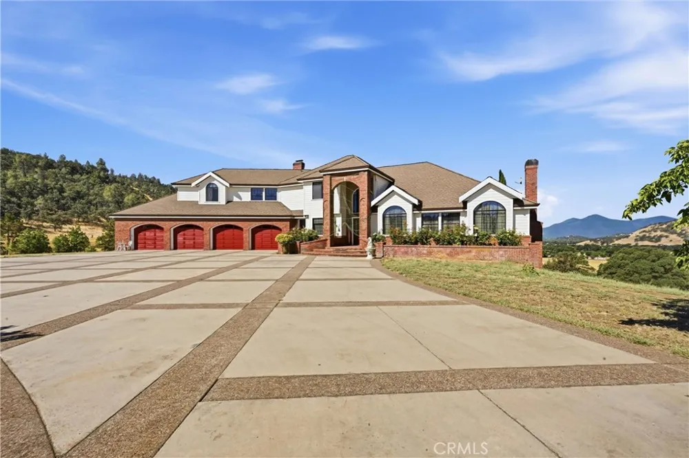 2511 State Highway 53 Clearlake, CA 95422
