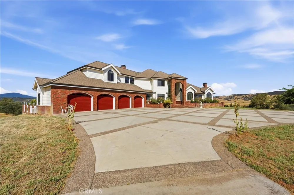 2511 State Highway 53 Clearlake, CA 95422
