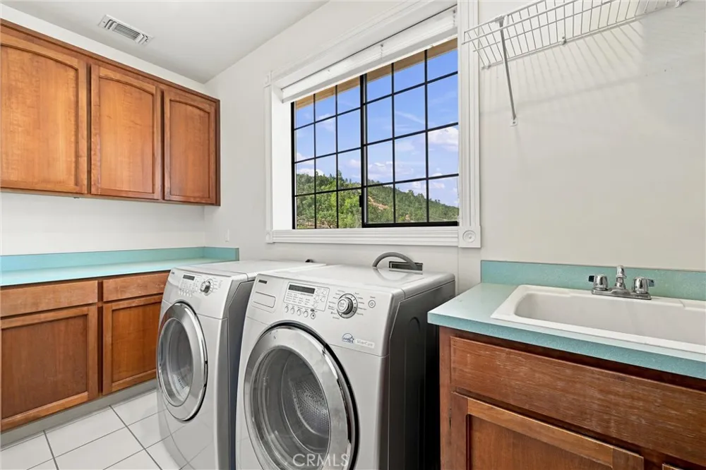 2511 State Highway 53 Clearlake, CA 95422