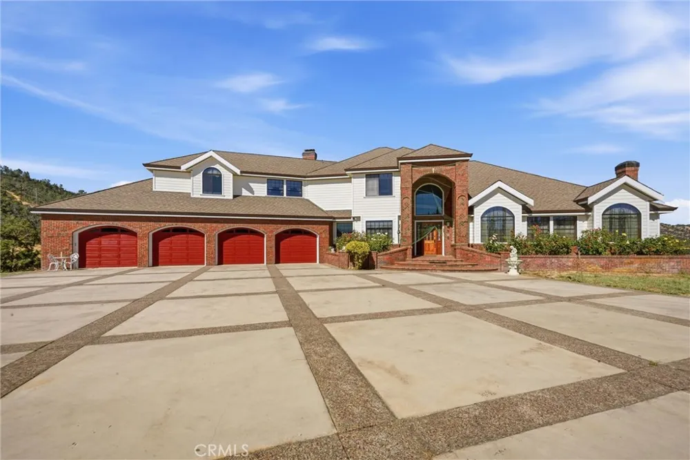 2511 State Highway 53 Clearlake, CA 95422