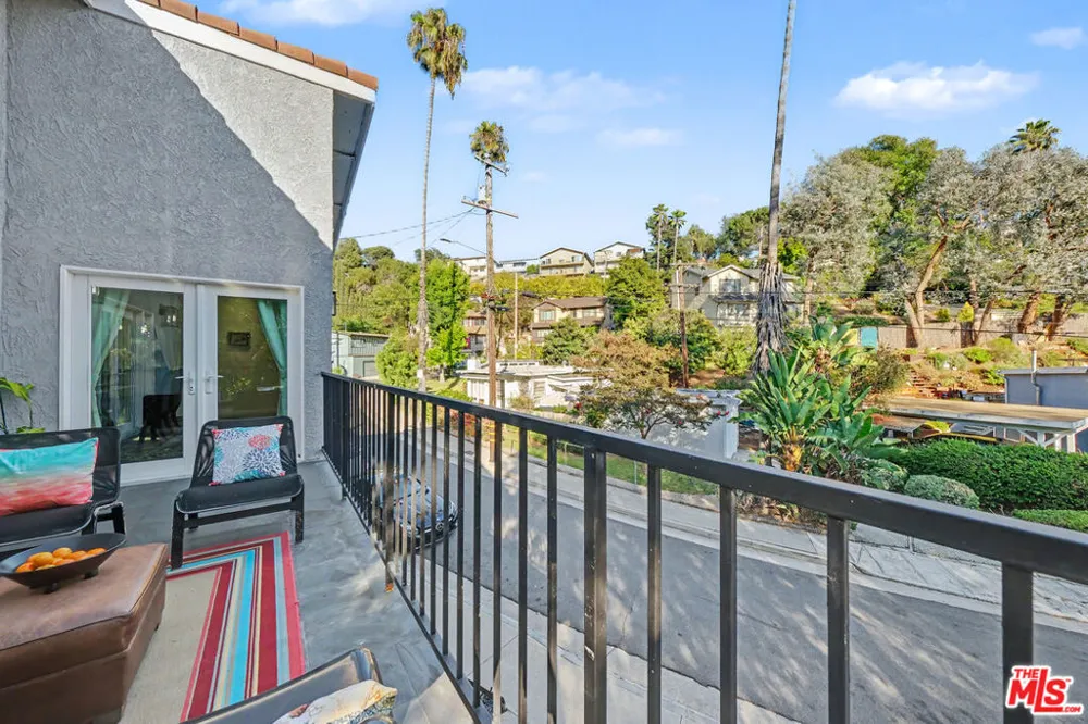 2655 Saxon Drive Los Angeles, CA 90065