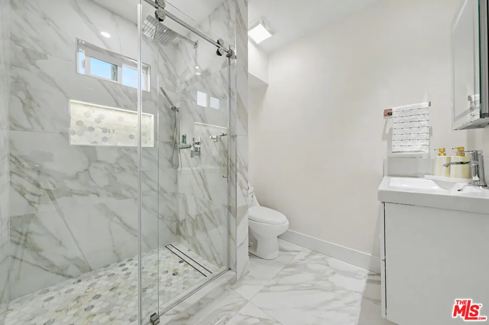 2655 Saxon Drive Los Angeles, CA 90065