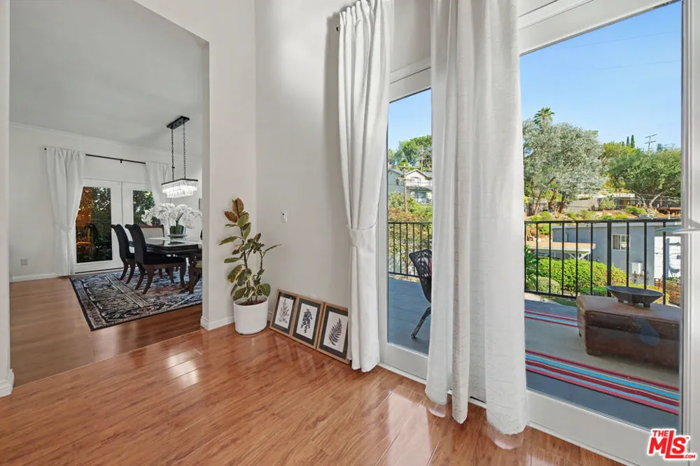 2655 Saxon Drive Los Angeles, CA 90065