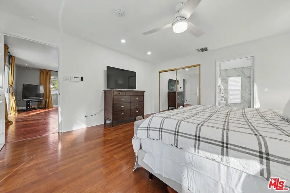 2655 Saxon Drive Los Angeles, CA 90065