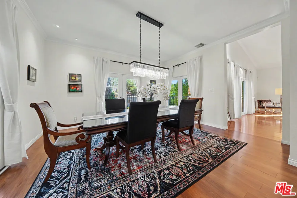 2655 Saxon Drive Los Angeles, CA 90065