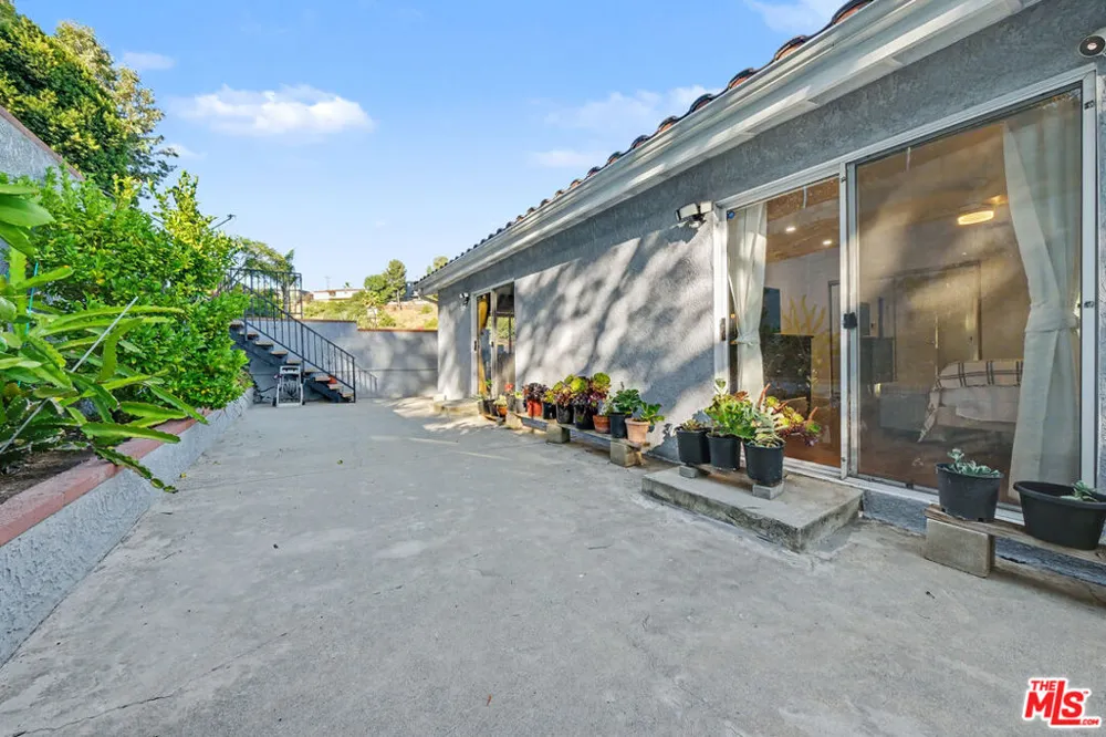 2655 Saxon Drive Los Angeles, CA 90065