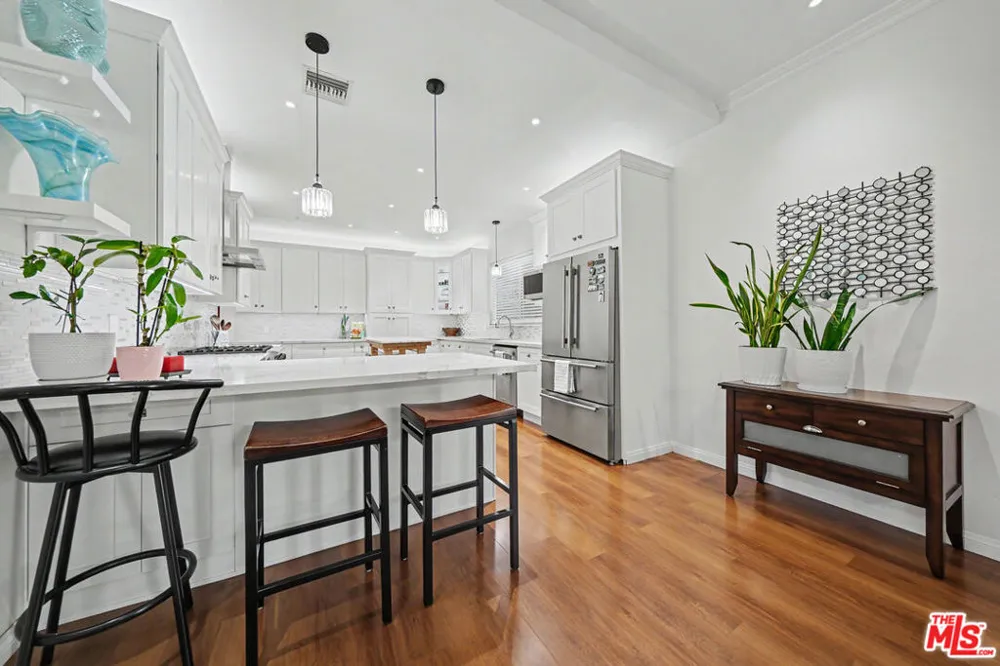 2655 Saxon Drive Los Angeles, CA 90065
