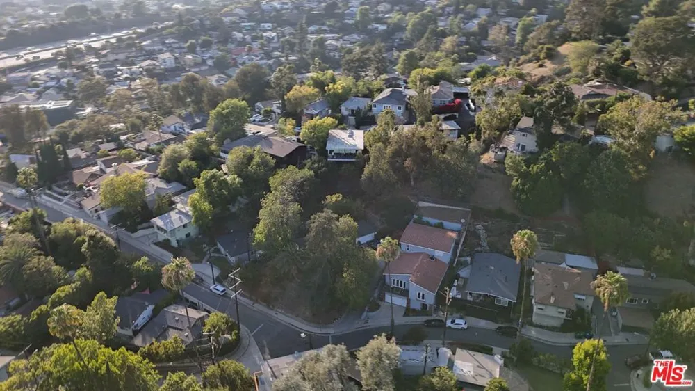 2655 Saxon Drive Los Angeles, CA 90065