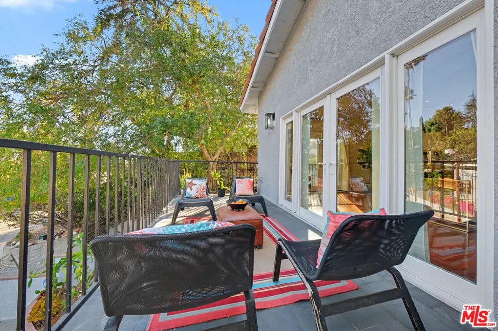 2655 Saxon Drive Los Angeles, CA 90065