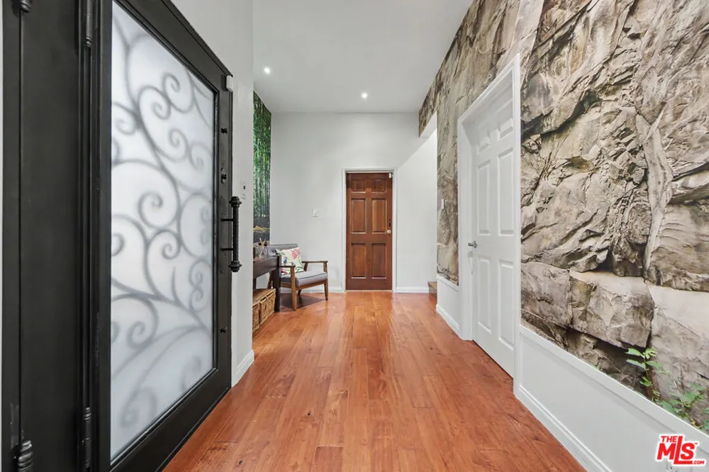 2655 Saxon Drive Los Angeles, CA 90065