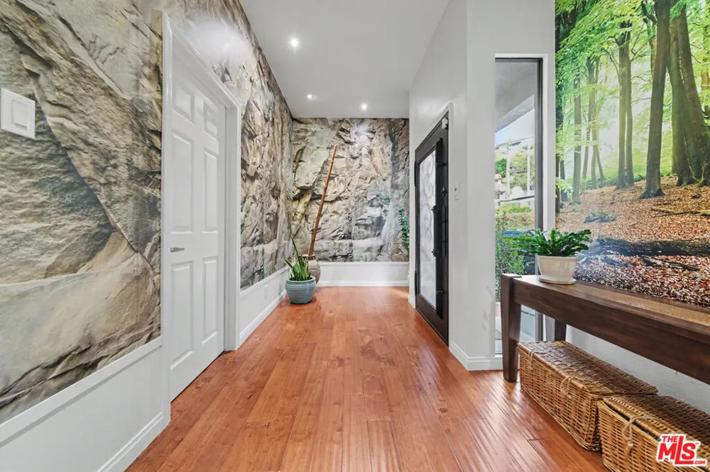 2655 Saxon Drive Los Angeles, CA 90065
