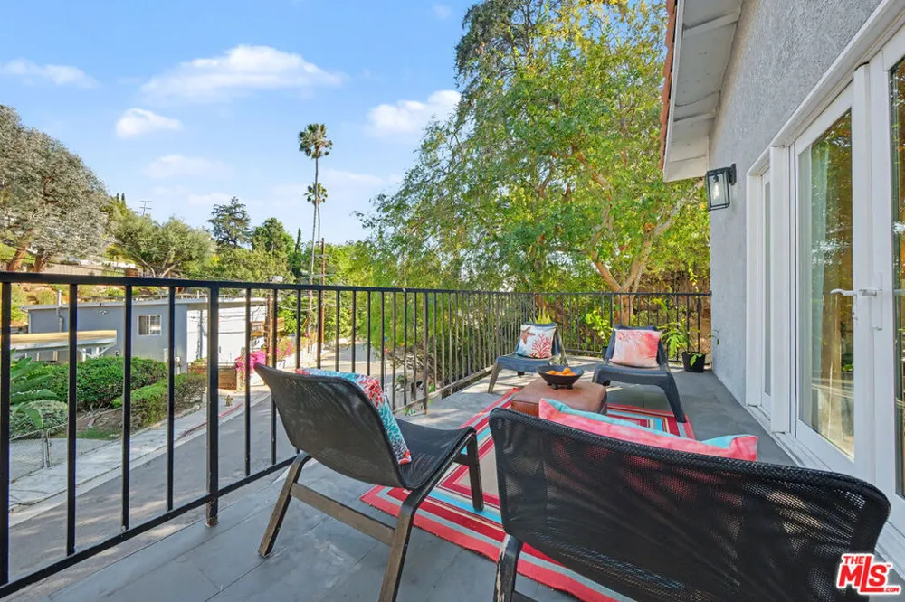 2655 Saxon Drive Los Angeles, CA 90065