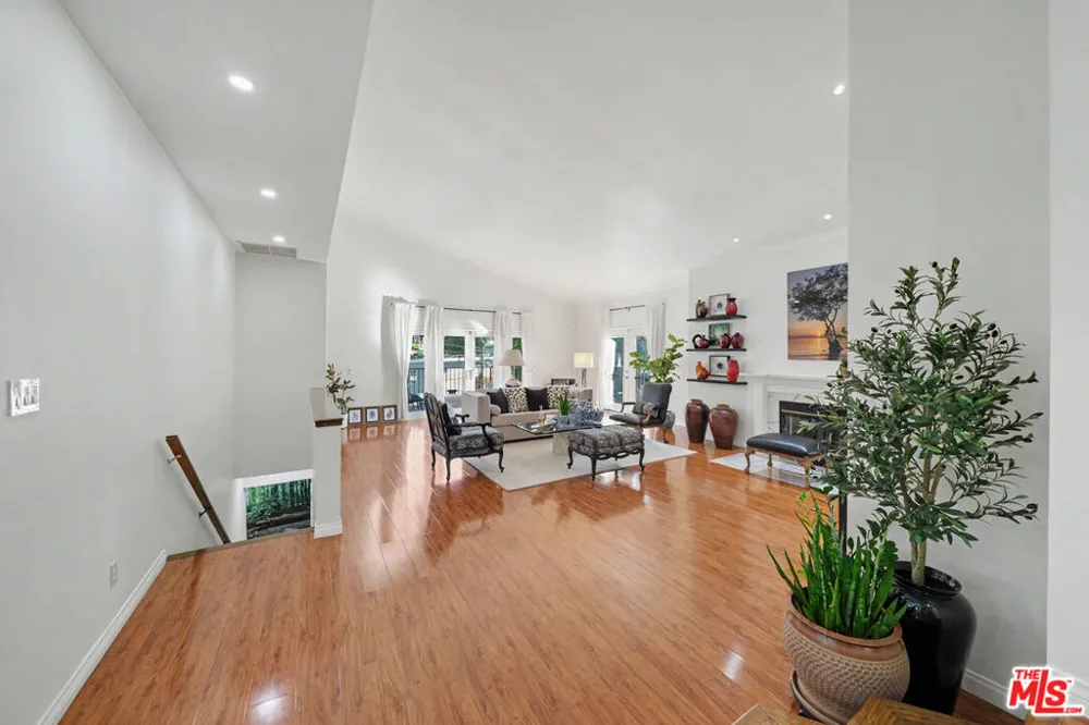 2655 Saxon Drive Los Angeles, CA 90065