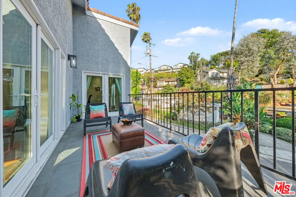 2655 Saxon Drive Los Angeles, CA 90065