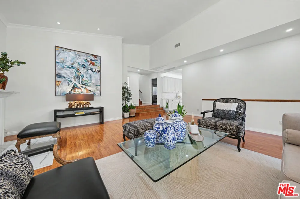 2655 Saxon Drive Los Angeles, CA 90065
