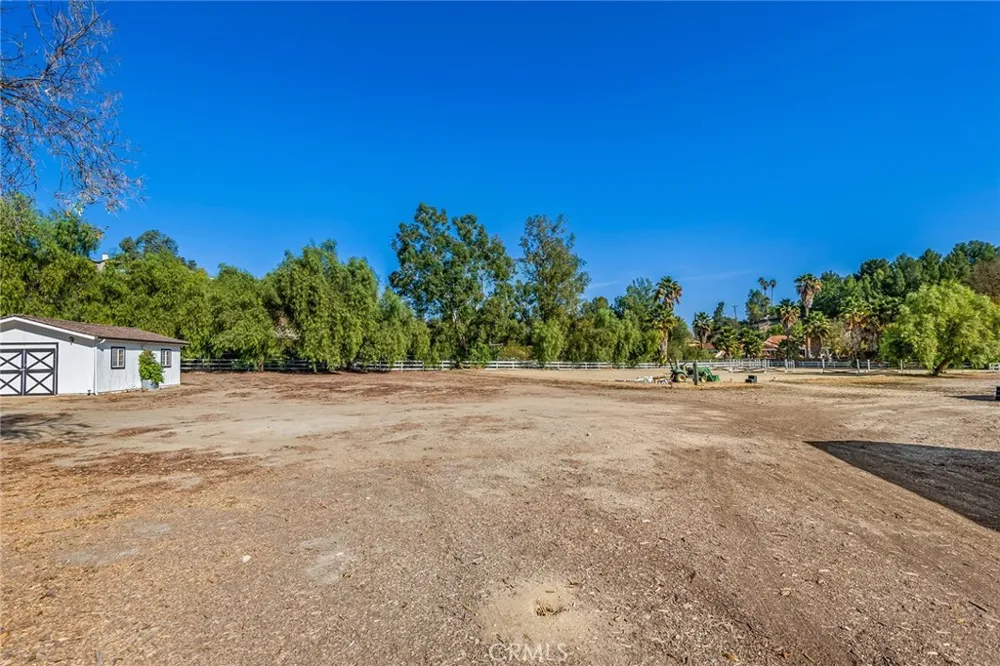 5547 PARADISE VALLEY ROAD Hidden Hills, CA 91302
