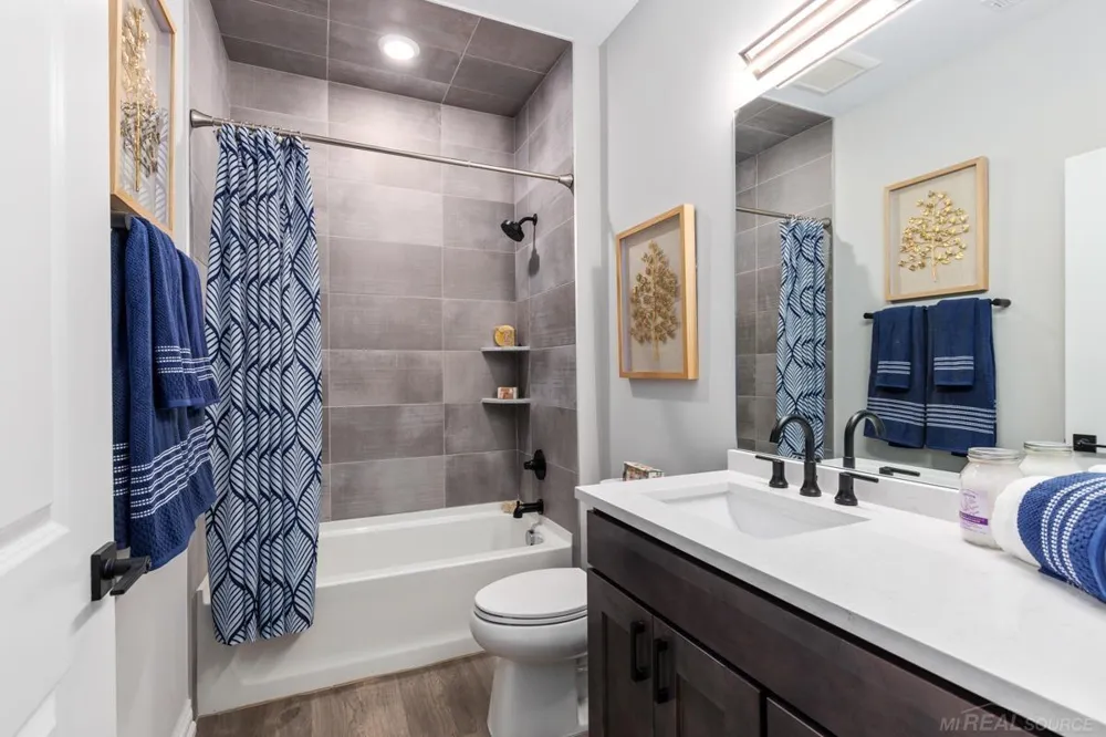 8520 West Valley Drive White Lake Charter Township, MI 48383