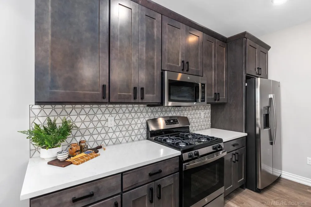 8518 West Valley Drive White Lake Charter Township, MI 48383