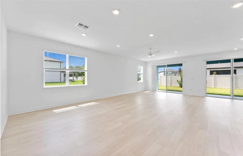 37405 CLINCH CIRCLE Zephyrhills, FL 33540