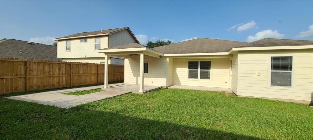 11826 Belle Court Pinehurst, TX 77362