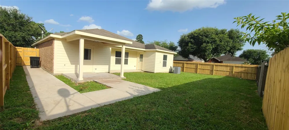 11826 Belle Court Pinehurst, TX 77362