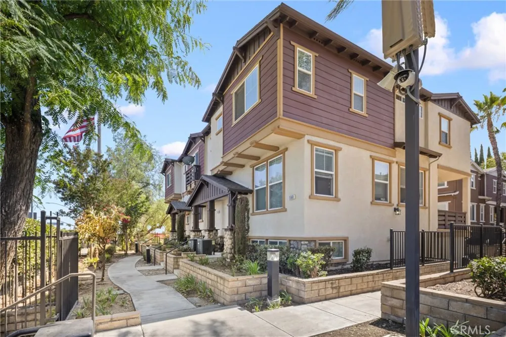 1556 Ledgestone Lane Pomona, CA 91767