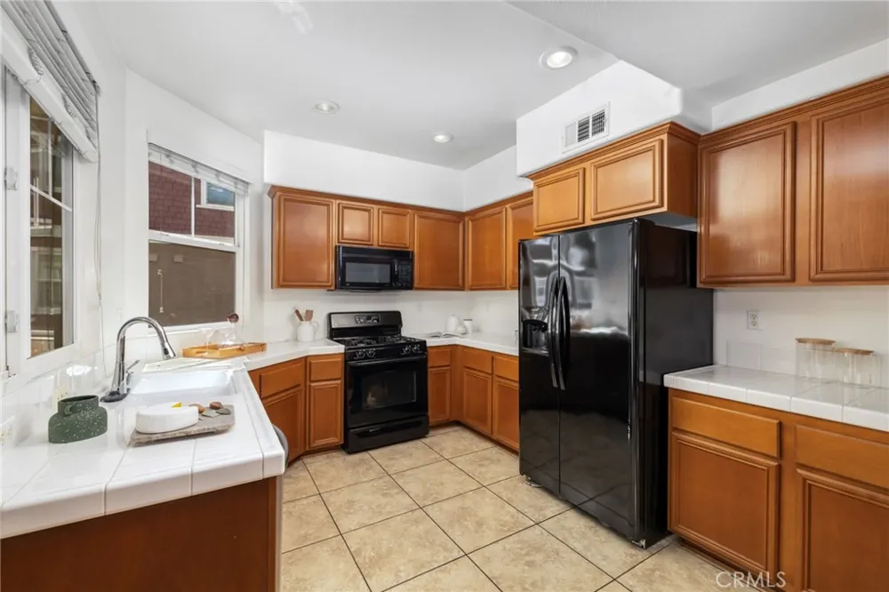 1556 Ledgestone Lane Pomona, CA 91767