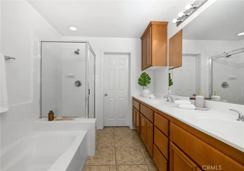 1556 Ledgestone Lane Pomona, CA 91767