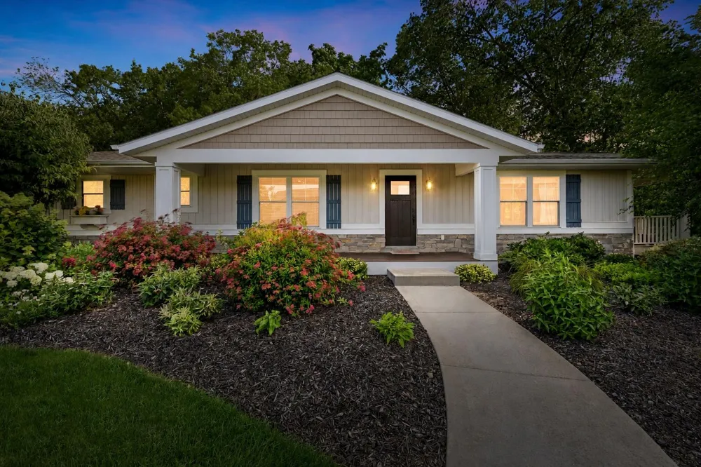 648 Francis Street Saugatuck, MI 49453