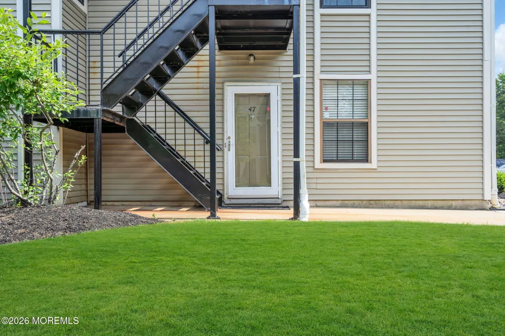 47 Chelmsford Court Marlton, NJ 08053