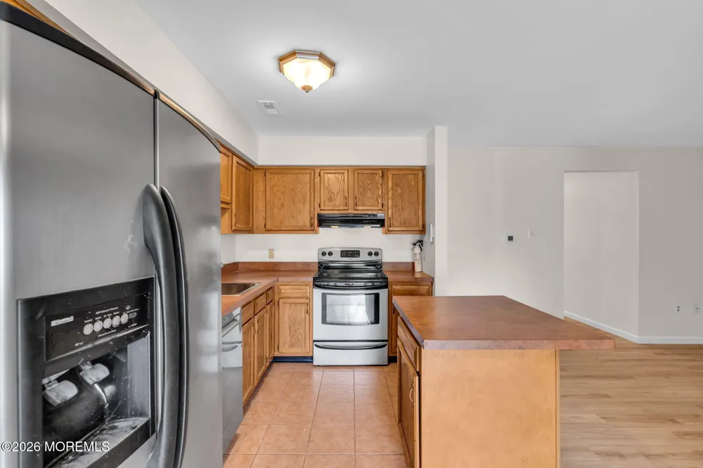 47 Chelmsford Court Marlton, NJ 08053