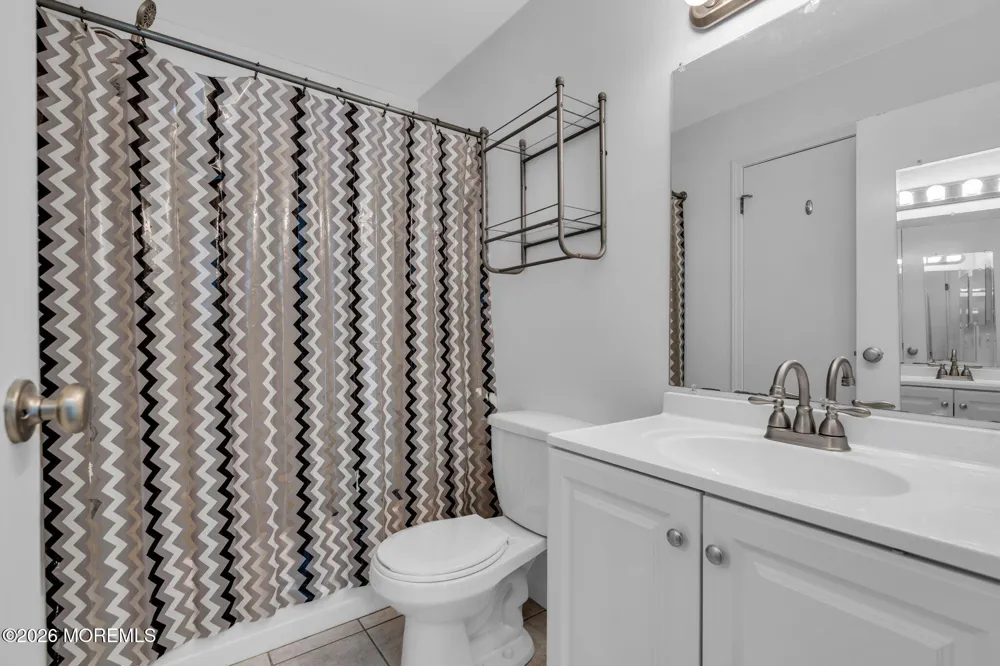 47 Chelmsford Court Marlton, NJ 08053