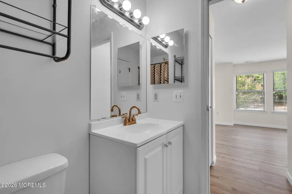 47 Chelmsford Court Marlton, NJ 08053