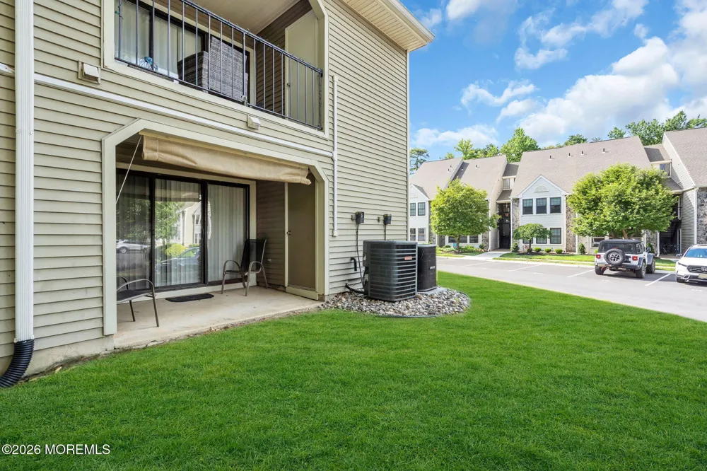 47 Chelmsford Court Marlton, NJ 08053